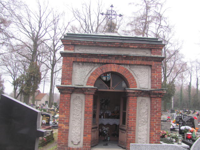  Kaplica Bieruń Stary Bartłomieja Apostoła - Grobonet - Wyszukiwarka osób pochowanych